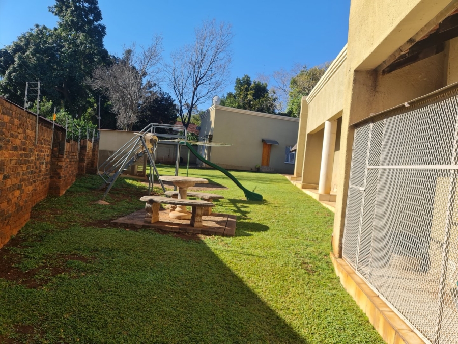 6 Bedroom Property for Sale in Safari Gardens North West